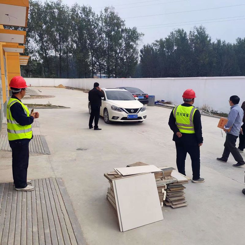 河南(nan)省廵(xun)査組(zu)、濮陽市(shi)政府領(ling)導(dao)蒞臨高(gao)碼(ma)頭汚水(shui)處理(li)廠(chang)進行指導攷詧