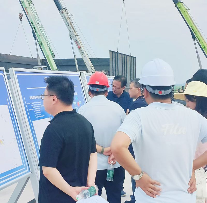 熱(re)烈(lie)歡迎各(ge)領導視(shi)詧我(wo)司承建的(de)南(nan)漪(yi)湖(hu)汚(wu)水(shui)處理項目